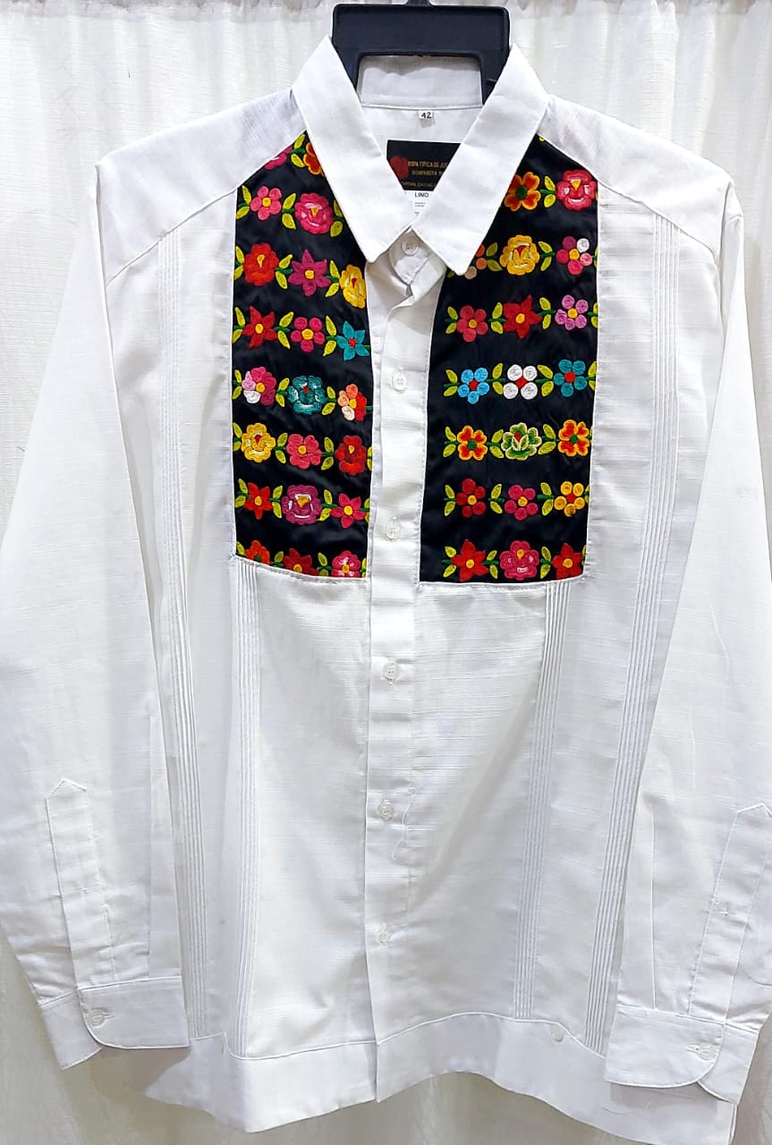 Camisa Mexicana Bordada a Mano en Lino / Mexican Embroidery shirt