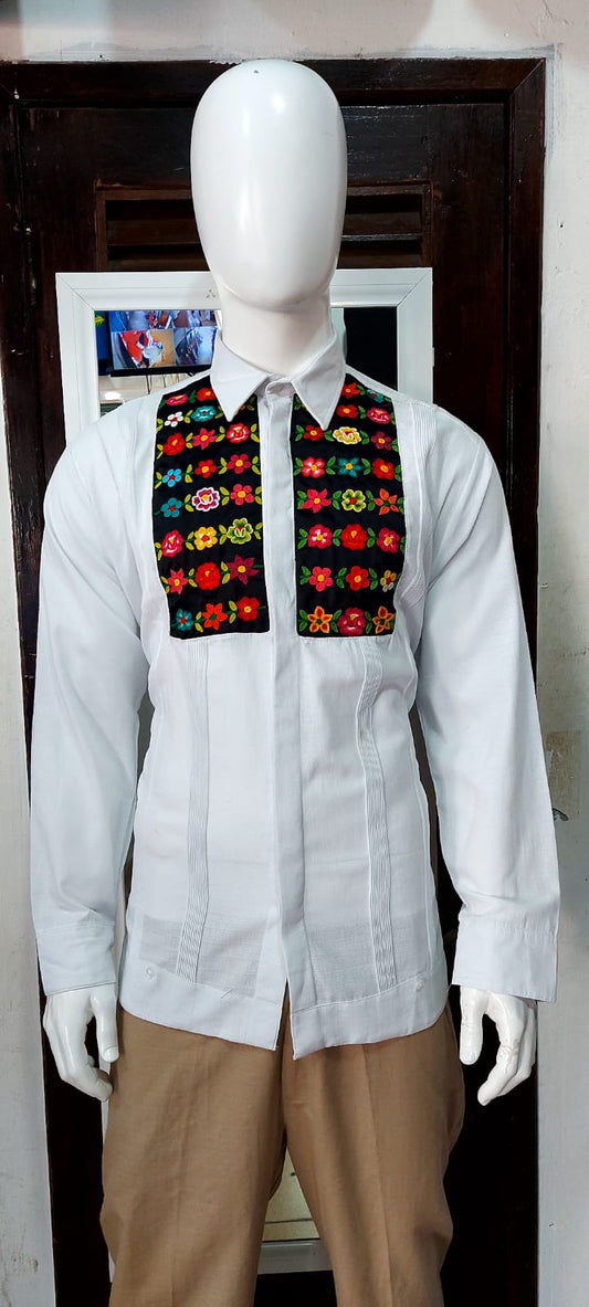 Camisa Mexicana Bordada a Mano en Lino / Mexican Embroidery shirt